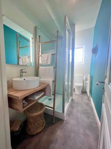 Demeure de Flore - Hotel Particulier au Coeur de Brive comprenant 8 appartements de charme : Apartment TREFLE BLANC