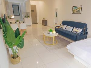 Rooftop Pool, Up to 8 Pax, 2 Bedrooms, 2 Bathrooms, 2 Car Parks by Star Home
