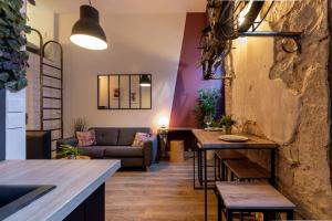 Appartements Le Terrot, Studio design, coin nuit cosy en mezzanine : photos des chambres