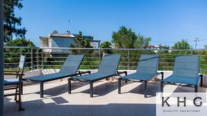 Red Sand Apartment #1 & #2, 1 minute from Megas Lakos beach