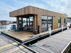 Surla Houseboat "De Albatros" in Monnickendam Tender included - 蒙尼肯丹