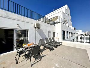 Quarteira Ocean Breeze 1 With Pool by Homing