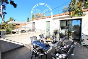 Appartements T3 vue mer a Carqueiranne Clim-Wifi-Garage-Parking avec grandes terrasses : photos des chambres