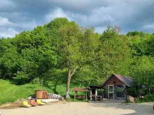 Casa Titiana Suncuius - Zece Hotare