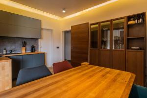 The Honeycomb Hideaway by Flat Mаnager