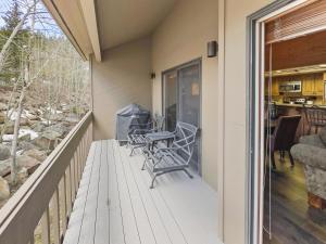 1791 Lakeside Getaway at Deer Valley! Outdoor Heated Pool & Hot Tubs! condo