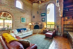 Eclectic Tucson Home 2 Mi to Saguaro National Park - Mescal