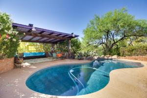Eclectic Tucson Home 2 Mi to Saguaro National Park