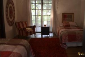 La Casa de Adobe Natural y Más