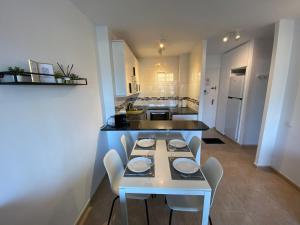 Apt con espectacular vista, piscinas, recep 24 hs