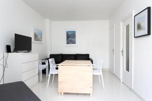 Appartements LE BOURGET RER F2 2eme gauche : photos des chambres