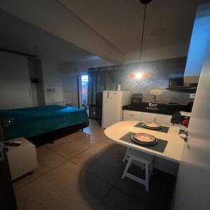 STUDIO 302 | WIFI 600MB | RESIDENCIAL JC, um lugar para ficar.