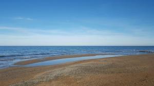 Beau 2 pieces récent a 5 m de la plage