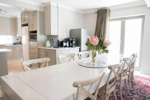 13 La Gratitude Luxury Apartment-with backup power for loadshedding