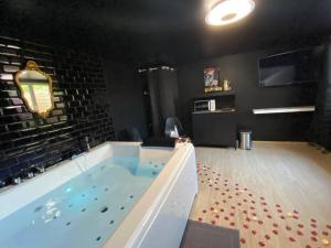 Appartements Le CineGlam Spa : photos des chambres