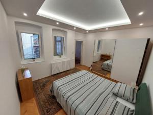 One-Bedroom Apartment room in Apartment Honey