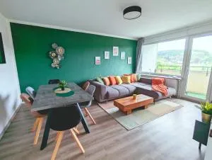 Schöne Wohnung mit Balkon/Parkplatz/Aufzug - لودنشايد