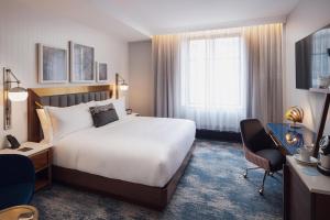 King Guest Room with City View room in Rand Tower Hotel Minneapolis a Marriott Tribute Portfolio Hotel