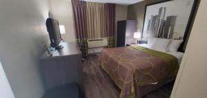 Super 8 by Wyndham Sterling HeightsDetroit Area