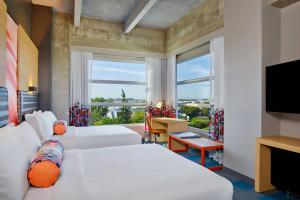 Aloft by Marriott Miami Airport
