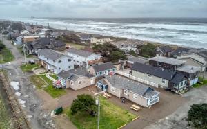 King Tide - Meredith Lodging