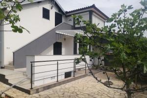 Apartments with a parking space Pavicini, Marcana - 21315