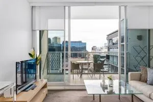 Swainson on Hindmarsh - Burnside