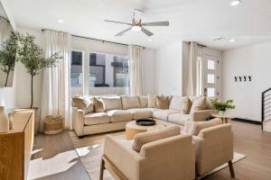 Sixteen Sandals townhouse