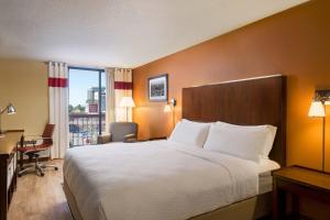 Guest Room, 1 King room in Four Points by Sheraton - San Francisco Bay Bridge