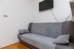 Apartments by the sea Lokva Rogoznica, Omis - 18638