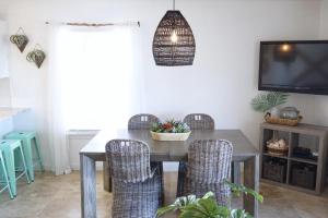 Emerald Hideaway condo