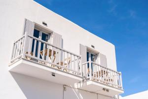 New Spacious Studio with Balcony in the heart of Naousa