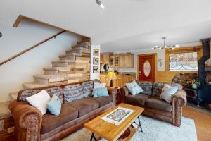 Pine Lantern Retreat