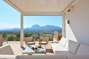 Villa Alegria by NRAS