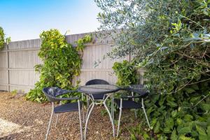 Scarborough Waterfront 2-bedroom Cottage