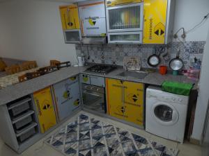 شاليه فرش فندقي بقرية بالميرا بيتش العين السخنه للعائلات