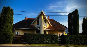 Mol-Ker-Vill Apartment