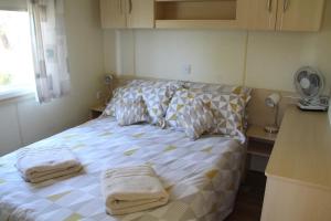 Maisons de vacances Lovely and friendly Mobile Home in Gassin France : photos des chambres