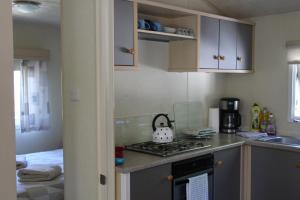Maisons de vacances Lovely and friendly Mobile Home in Gassin France : photos des chambres