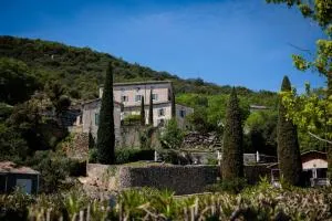 Domaine de Bagard - Village de gîtes - nature et authenticité - Conqueyrac
