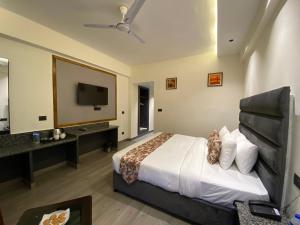 Click Sunburry Hotel Katra