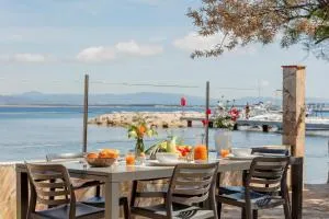 Le Cigalou, authentique cabanon de pêcheur en bord de mer avec sa terrasse spacieuse et aménagée - 耶尔