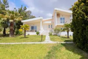 Olea Pool Villa, Elani #FeelsLikeHome - 卡桑德里亚