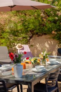 Le Cigalou, authentique cabanon de pêcheur en bord de mer avec sa terrasse spacieuse et aménagée