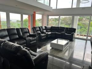 Amazing! 7 bedroom villa with rooftop pool & views