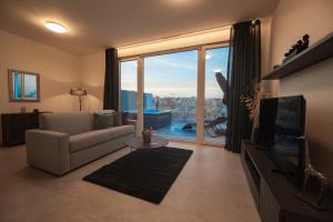 The Address Seafront Suites with Hot Tub