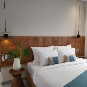 Santori Villa My Khe Beach