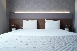 Deluxe Double Room room in Niconya Port Suite&Hotel