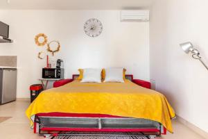 Appartements Studio neuf avec acces piscine : photos des chambres