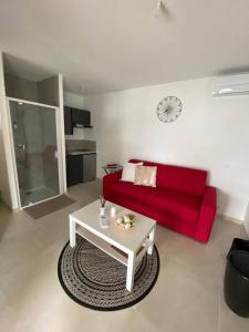 Appartements Studio neuf avec acces piscine : photos des chambres
